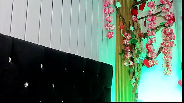 Snapshot of vicky__skinny_1 chatting on 02-19-25, 11:17 vicky  skinny 1 online show from 02-19-25, 11:17