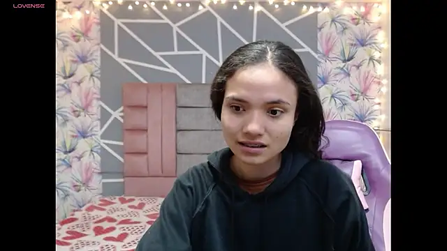 AmbarVanucci online show from 11-22-25, 04:33