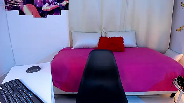 Snapshot of Karime_Oil chatting on 03-20-25, 07:25 Karime Oil online show from 03-20-25, 07:25