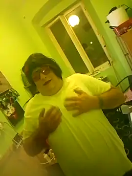 Snapshot of Adrianka chatting on 09-08-25, 11:37 Adrianka online show from 09-08-25, 11:37