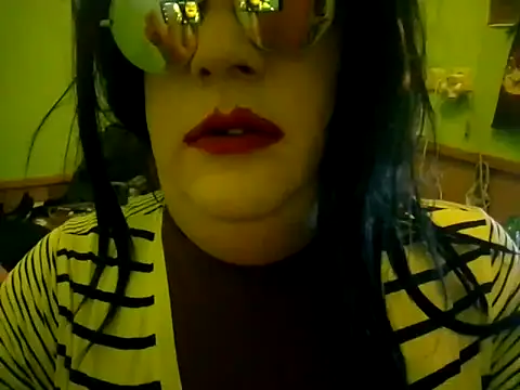 Snapshot of Adrianka chatting on 09-21-25, 11:50 Adrianka online show from 09-21-25, 11:50