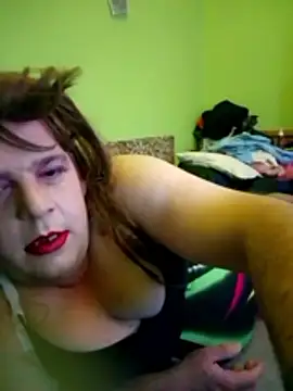 Snapshot of Adrianka chatting on 10-27-25, 10:47 Adrianka online show from 10-27-25, 10:47