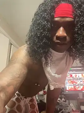 Snapshot of Leeleethafreakk chatting on 03-06-26, 08:33 Leeleethafreakk online show from 03-06-26, 08:33