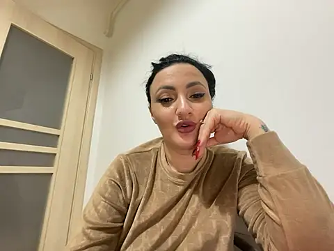 RaisaSalvi online show from 02-02-25, 04:32