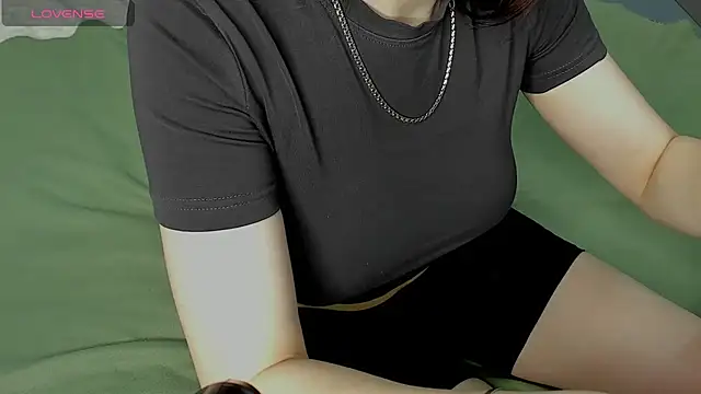 Snapshot of Alikka_Shykitty chatting on 02-14-25, 05:51 Alikka Shykitty online show from 02-14-25, 05:51