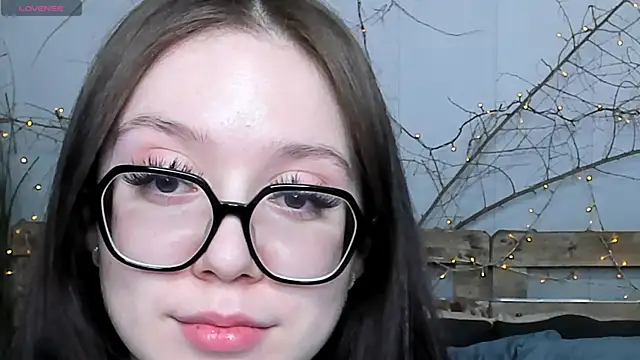 Snapshot of Alikka_Shykitty chatting on 03-13-25, 09:16 Alikka Shykitty online show from 03-13-25, 09:16