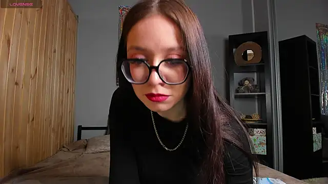 Snapshot of Alikka_Shykitty chatting on 03-21-25, 03:33 Alikka Shykitty online show from 03-21-25, 03:33