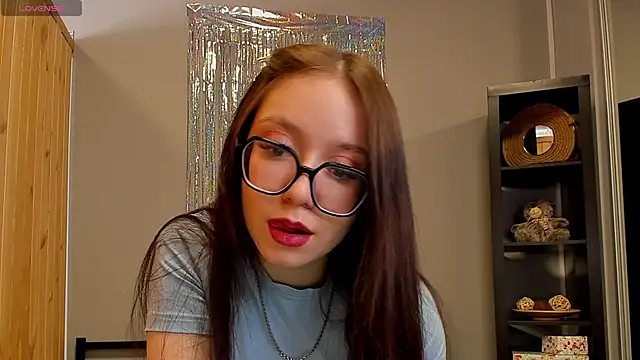 Snapshot of Alikka_Shykitty chatting on 03-21-25, 06:49 Alikka Shykitty online show from 03-21-25, 06:49