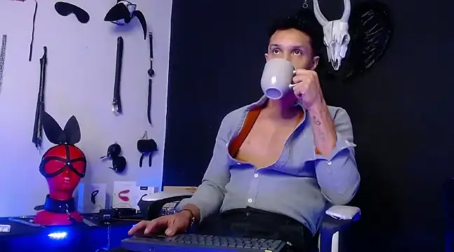 AngeloColleen online show from 02-05-25, 11:02