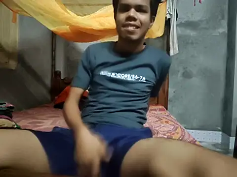 Snapshot of HomeCum chatting on 11-11-25, 01:00 HomeCum online show from 11-11-25, 01:00