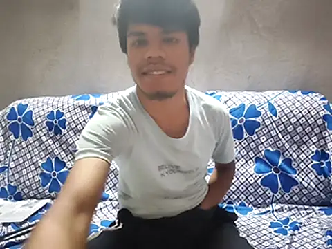 Snapshot of HomeCum chatting on 11-14-25, 12:04 HomeCum online show from 11-14-25, 12:04