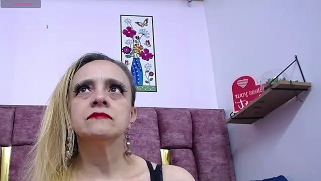 VICTORIAHANK  online show from 03-27-26, 07:35