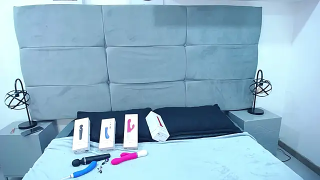 CamiilaReyes online show from 03-06-25, 01:46