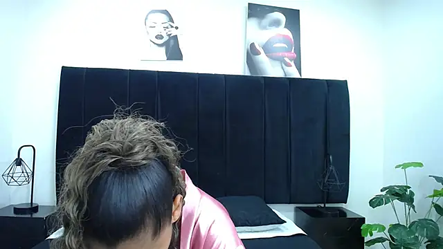 CamiilaReyes online show from 01-10-26, 04:09