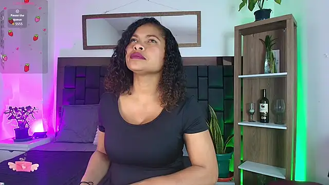 CamiilaReyes online show from 04-10-26, 03:17