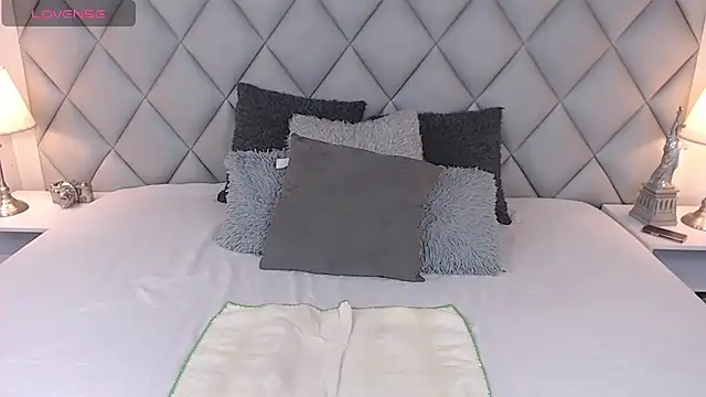 Snapshot of LalyCastro chatting on 02-18-25, 07:30 LalyCastro online show from 02-18-25, 07:30