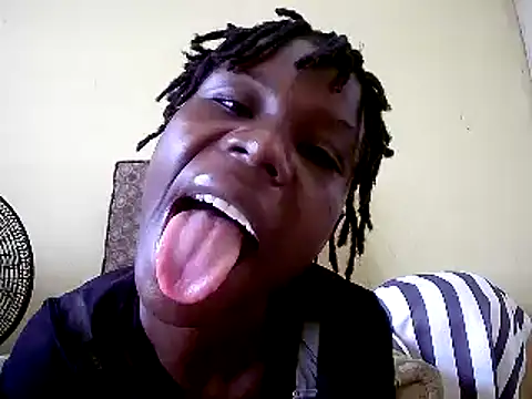cutee2000 online show from 02-28-25, 01:58