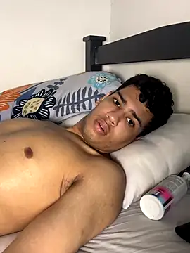 Snapshot of Santiago-Thompson chatting on 10-20-25, 07:42 Santiago-Thompson online show from 10-20-25, 07:42