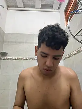 Snapshot of Santiago-Thompson chatting on 11-06-25, 03:57 Santiago-Thompson online show from 11-06-25, 03:57