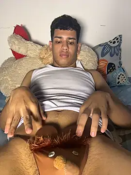 Snapshot of Santiago-Thompson chatting on 11-08-25, 06:35 Santiago-Thompson online show from 11-08-25, 06:35