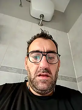 Snapshot of Hardasanut chatting on 10-15-25, 08:58 Hardasanut online show from 10-15-25, 08:58