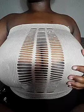 Snapshot of owamiee chatting on 02-02-25, 12:40 owamiee online show from 02-02-25, 12:40