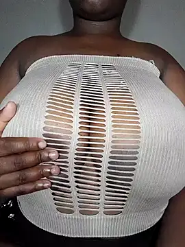 Snapshot of owamiee chatting on 02-07-25, 08:10 owamiee online show from 02-07-25, 08:10