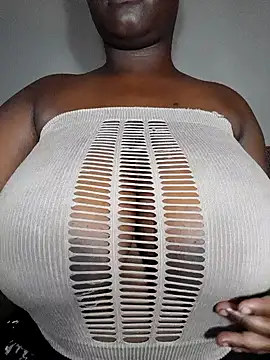 Snapshot of owamiee chatting on 02-08-25, 04:47 owamiee online show from 02-08-25, 04:47