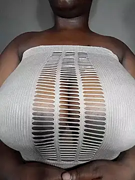 Snapshot of owamiee chatting on 02-12-25, 10:03 owamiee online show from 02-12-25, 10:03