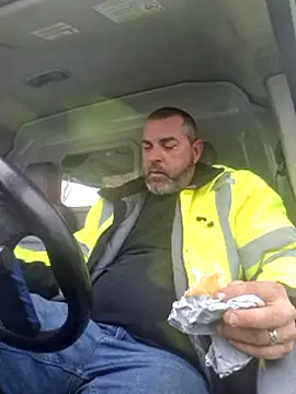 thickdaddy2982 online show from 02-10-25, 05:41