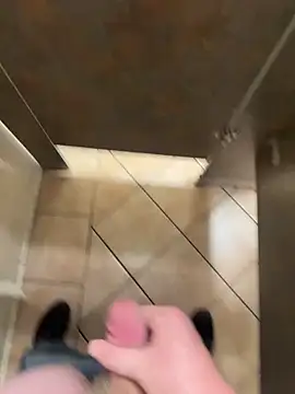 Snapshot of Seanoofss12 chatting on 04-08-26, 05:13 Seanoofss12 online show from 04-08-26, 05:13