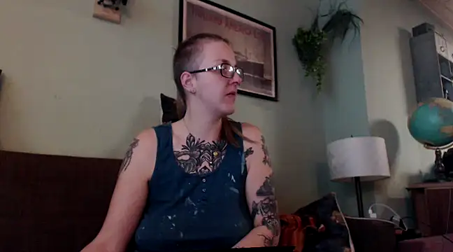 Snapshot of Astrid-Gilbert chatting on 03-02-25, 05:58 Astrid-Gilbert online show from 03-02-25, 05:58