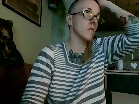 Astrid-Gilbert online show from 03-10-26, 10:59