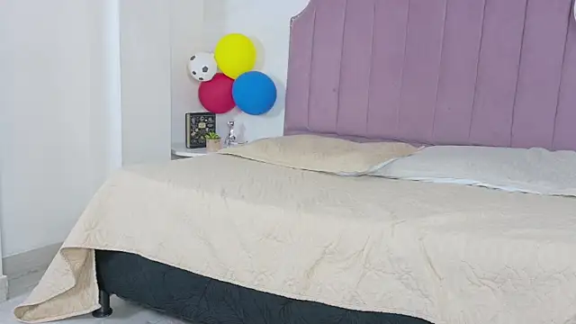 Shanntal  online show from 06-30-26, 07:59
