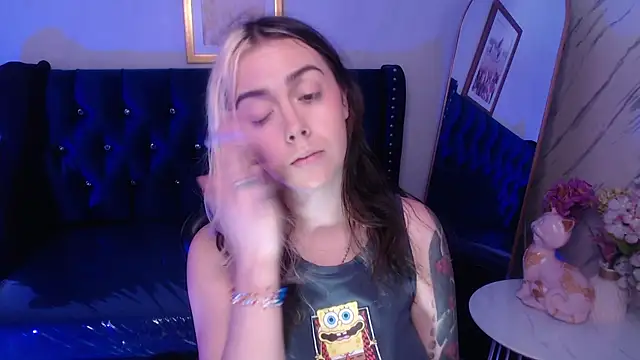 Snapshot of Hela_v chatting on 11-05-25, 12:16 Hela v online show from 11-05-25, 12:16