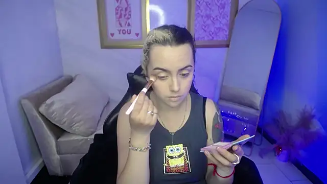 Snapshot of Hela_v chatting on 11-07-25, 01:00 Hela v online show from 11-07-25, 01:00