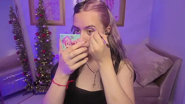 Hela v online show from 12-21-25, 07:54