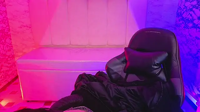 Hela v online show from 03-25-26, 12:55