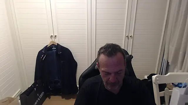 Snapshot of Dimitrios30 chatting on 02-26-26, 06:07 Dimitrios30 online show from 02-26-26, 06:07