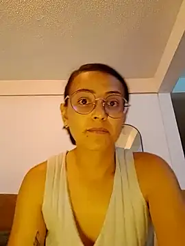 Snapshot of bri_ali chatting on 02-05-25, 11:06 bri ali online show from 02-05-25, 11:06