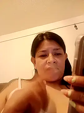 Snapshot of bri_ali chatting on 03-11-25, 11:26 bri ali online show from 03-11-25, 11:26