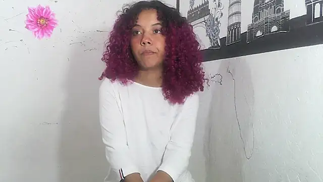Snapshot of Lola-Pretty chatting on 03-13-25, 11:51 Lola-Pretty online show from 03-13-25, 11:51