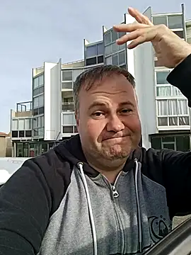 Pourleplasirs online show from 11-12-25, 01:00