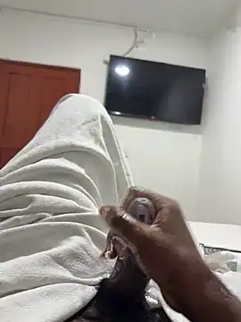 Snapshot of jhonnes_ chatting on 11-22-25, 05:06 jhonnes online show from 11-22-25, 05:06