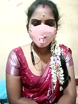 Snapshot of Tamil_roja17 chatting on 10-17-25, 06:10 Tamil roja17 online show from 10-17-25, 06:10