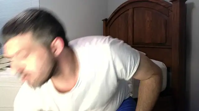 Snapshot of Troyt87 chatting on 04-02-26, 04:21 Troyt87 online show from 04-02-26, 04:21