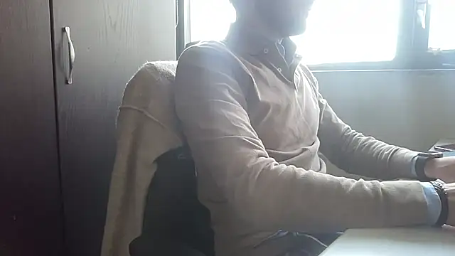 Snapshot of bullyboyy chatting on 02-19-25, 12:44 bullyboyy online show from 02-19-25, 12:44