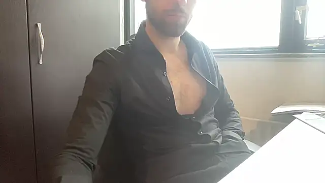 Snapshot of bullyboyy chatting on 02-24-25, 08:49 bullyboyy online show from 02-24-25, 08:49