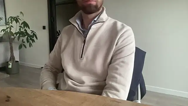 Snapshot of bullyboyy chatting on 10-15-25, 03:01 bullyboyy online show from 10-15-25, 03:01