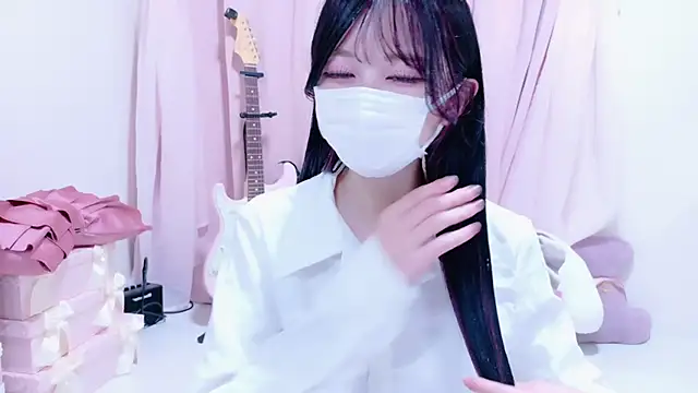 Megu-mimi online show from 10-20-25, 02:17